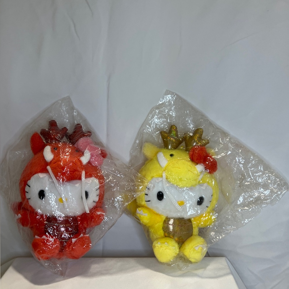 NWT Hello Kitty 7 Inches Year Of The Dragon Plush